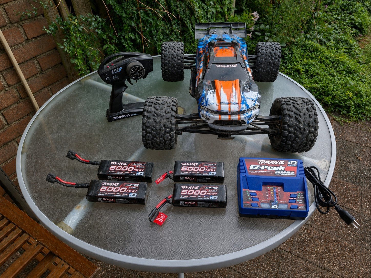 Traxxas E-Revo VXL 2.0 RC auto met 4 accu's / zender / lader, Gebruikt, Auto offroad, RTR (Ready to Run), Overige schalen