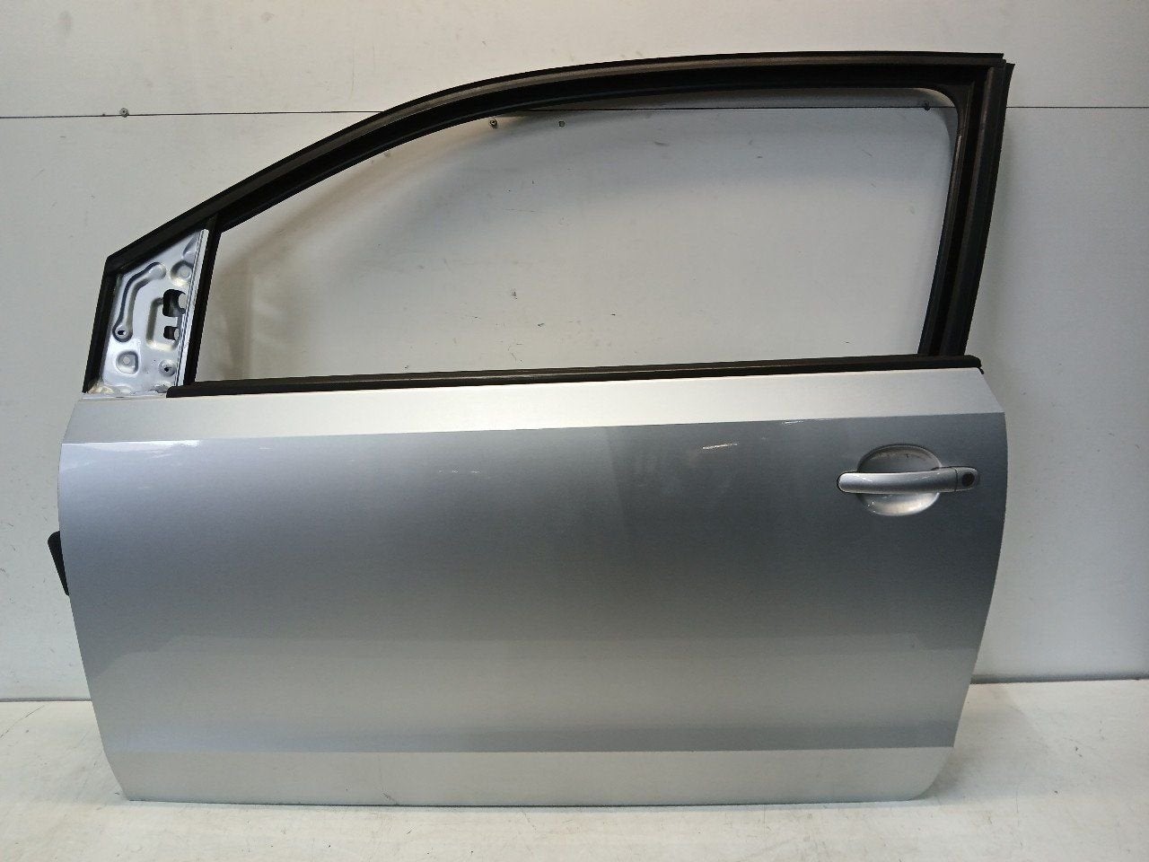 Portier links voor Volkswagen Up, Onderdelen@venauto.nl, Van der Ven Autorecycling B.V., Gebruikt, Ettenseweg 76, 4706 PB Roosendaal, The Netherlands