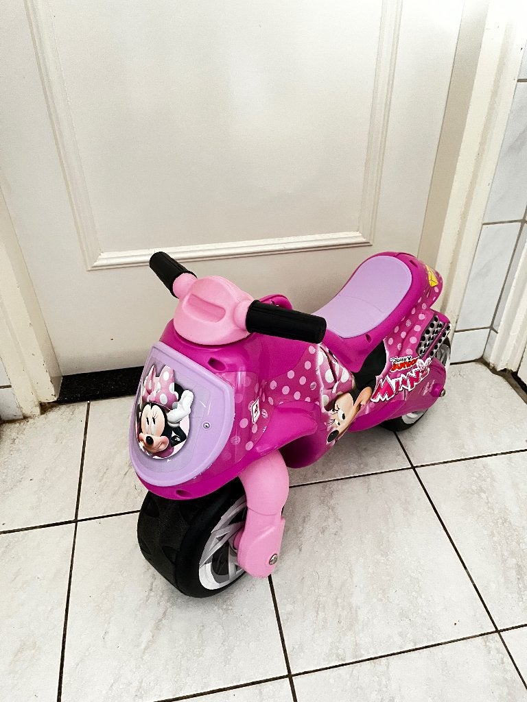 Meisje Minnie mouse loopmotor fiets roze, Kinderen en Baby's, Speelgoed | Buiten | Voertuigen en Loopfietsen, Ophalen, Zo goed als nieuw