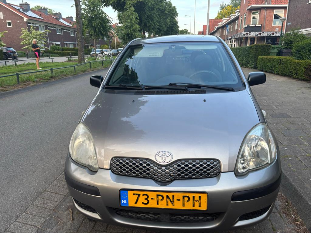 Toyota Yaris 1.0 16V Vvti 5DR 2004 Grijs, Auto's, Toyota, 31 €/maand, 4 cilinders, 400 kg, Origineel Nederlands