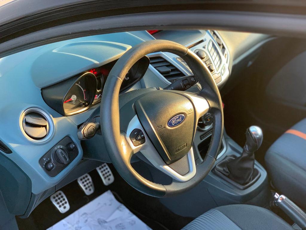 Ford Fiesta 1.25 Ghia | AIRCO | STOELVERWARMING | BLEUTOOTH, Voorwielaandrijving, Stof, Gebruikt, 4 cilinders