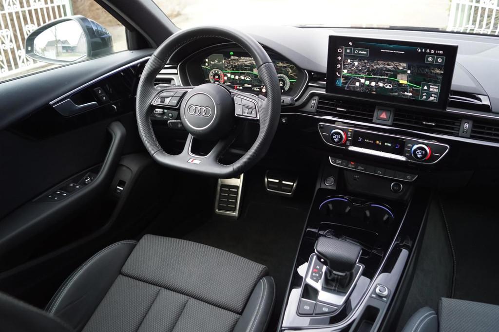 Audi A4 Limousine 35 TFSI S Edition Competition Autom Half L, Auto's, Gebruikt, 4 cilinders, Zwart, Origineel Nederlands
