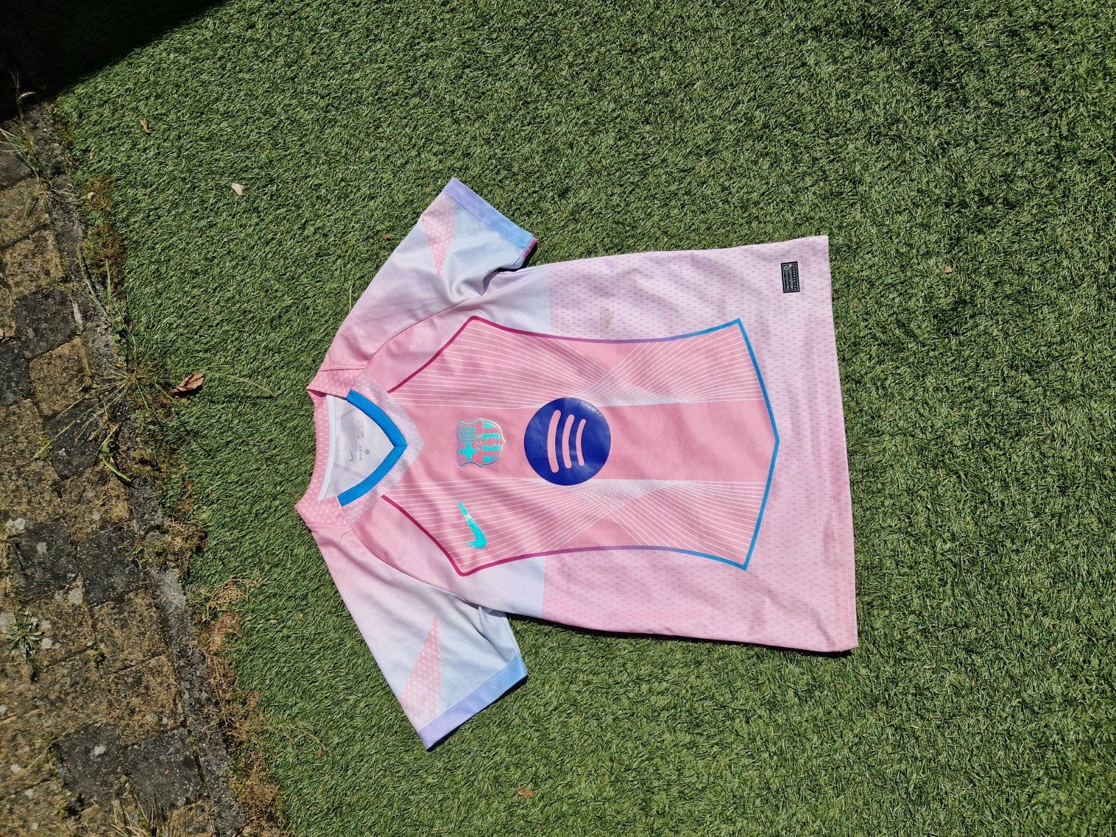 Barcelona special pink jersey size M, Ophalen, Zo goed als nieuw, Meisje