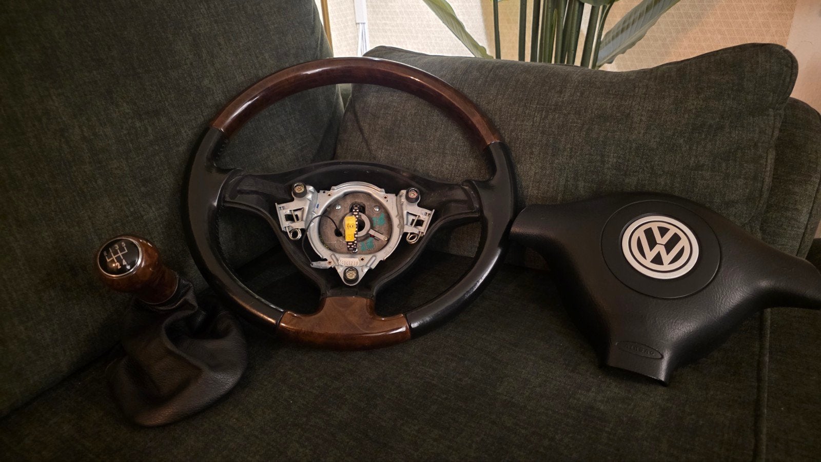 Walnoot / leder stuurwiel + pook en airbag Golf 3.5 cabrio, Auto-onderdelen, Ophalen of Verzenden, Gebruikt, Volkswagen