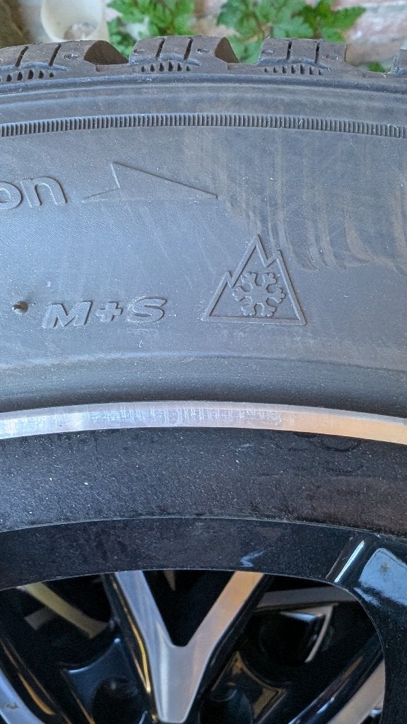 Hankook Winterbanden met Velgen - zo goed als nieuw, Ophalen, Gebruikt, Banden en Velgen, 17 inch