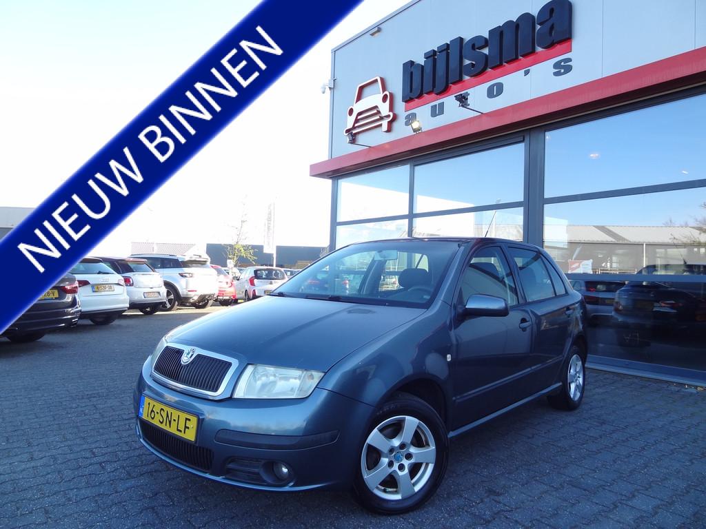 Skoda Fabia 1.4-16V Elegance | NL-AUTO | LMV | AIRCO | CRUIS, Voorwielaandrijving, 4 cilinders, Origineel Nederlands, Bedrijf