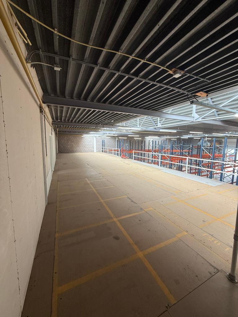 140m2 entresolvloer 20x7meter 3 meter hoog, Ophalen