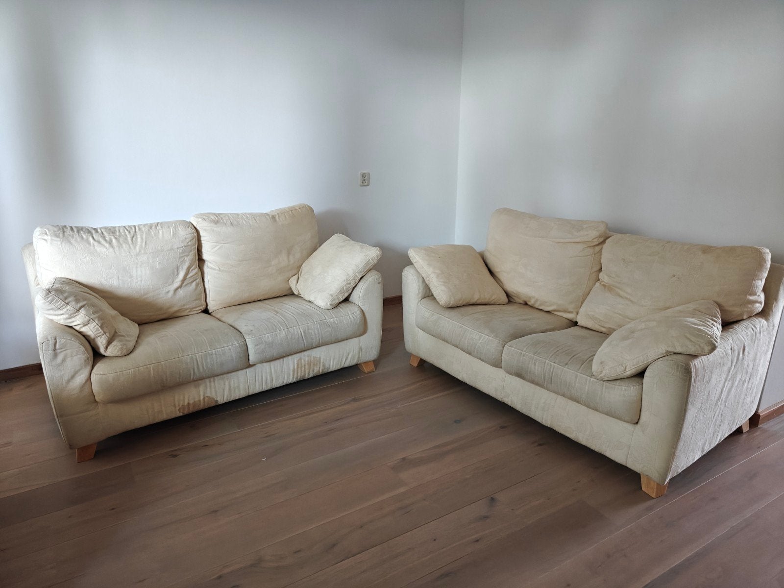 2 stuks tweezitsbank. Breedte 160, diepte 90, hoogte 90 cm., Ophalen, Gebruikt, Stof