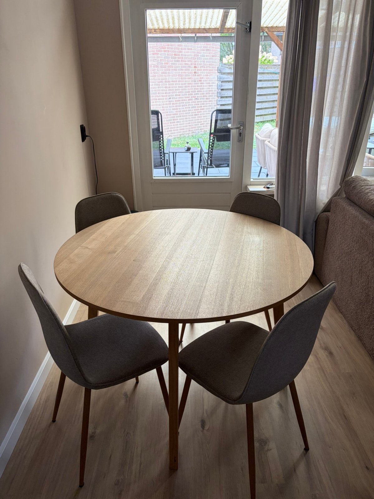 Eetkamer tafel + Stoelen + Salontafel, Ophalen, 100 tot 150 cm, Rond, Zo goed als nieuw