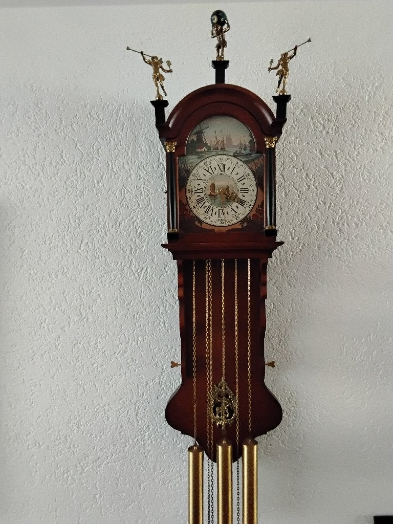 Friese staart klok met westminster slag, Ophalen, Bruin, Analoog, Met slagwerk