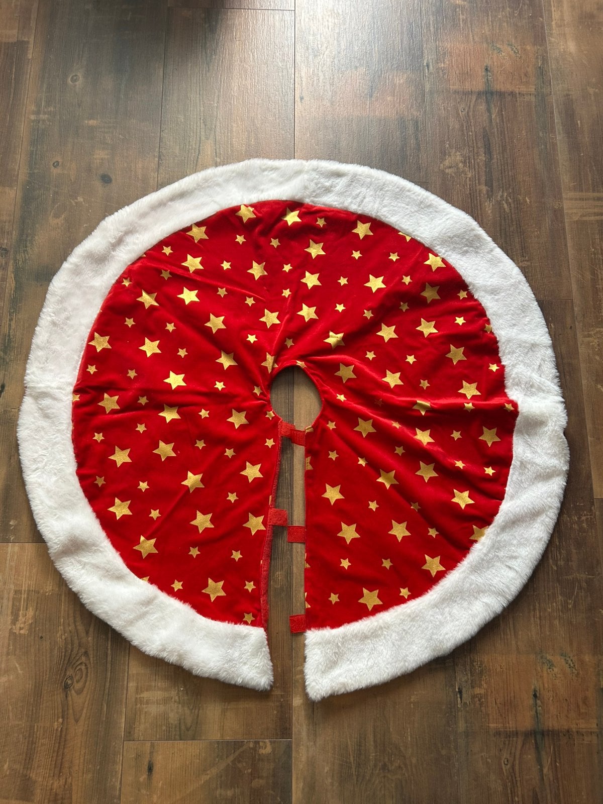 Kerstboomrok rood/ wit diameter 90 cm plyedter, Diversen, Ophalen of Verzenden, Gebruikt