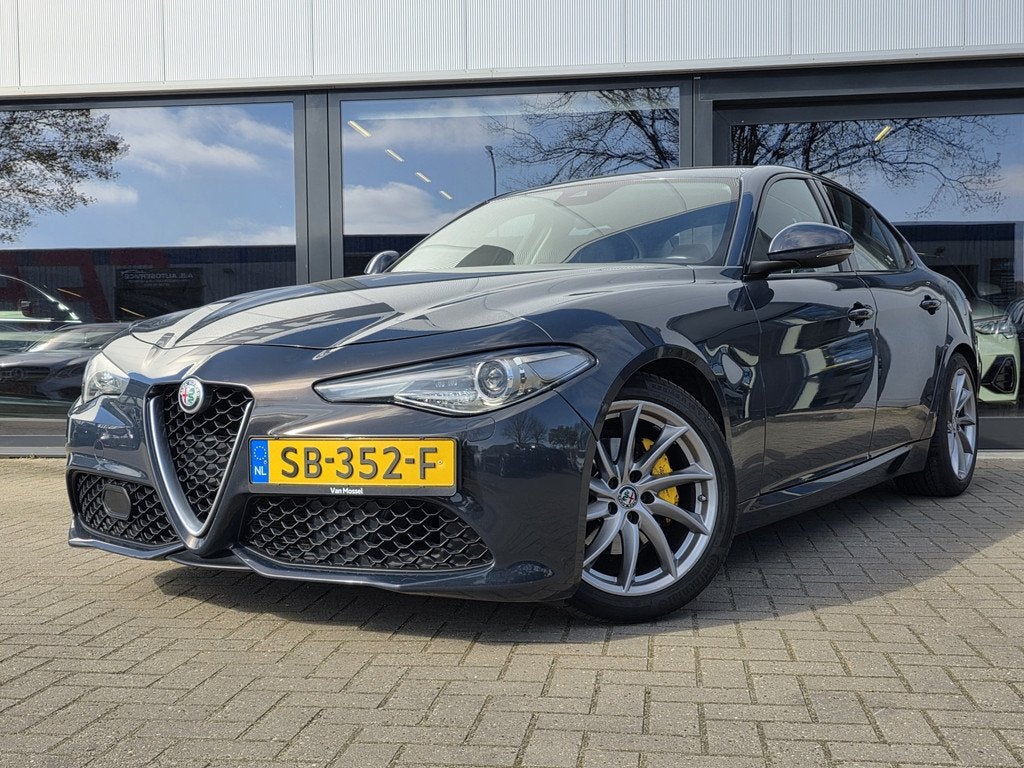 Alfa Romeo Giulia 2.0T Super + XENON + VOLLEER + SPORTPAKKET, Auto's, Alfa Romeo, 745 kg, Achterwielaandrijving, 4 cilinders, 1404 kg