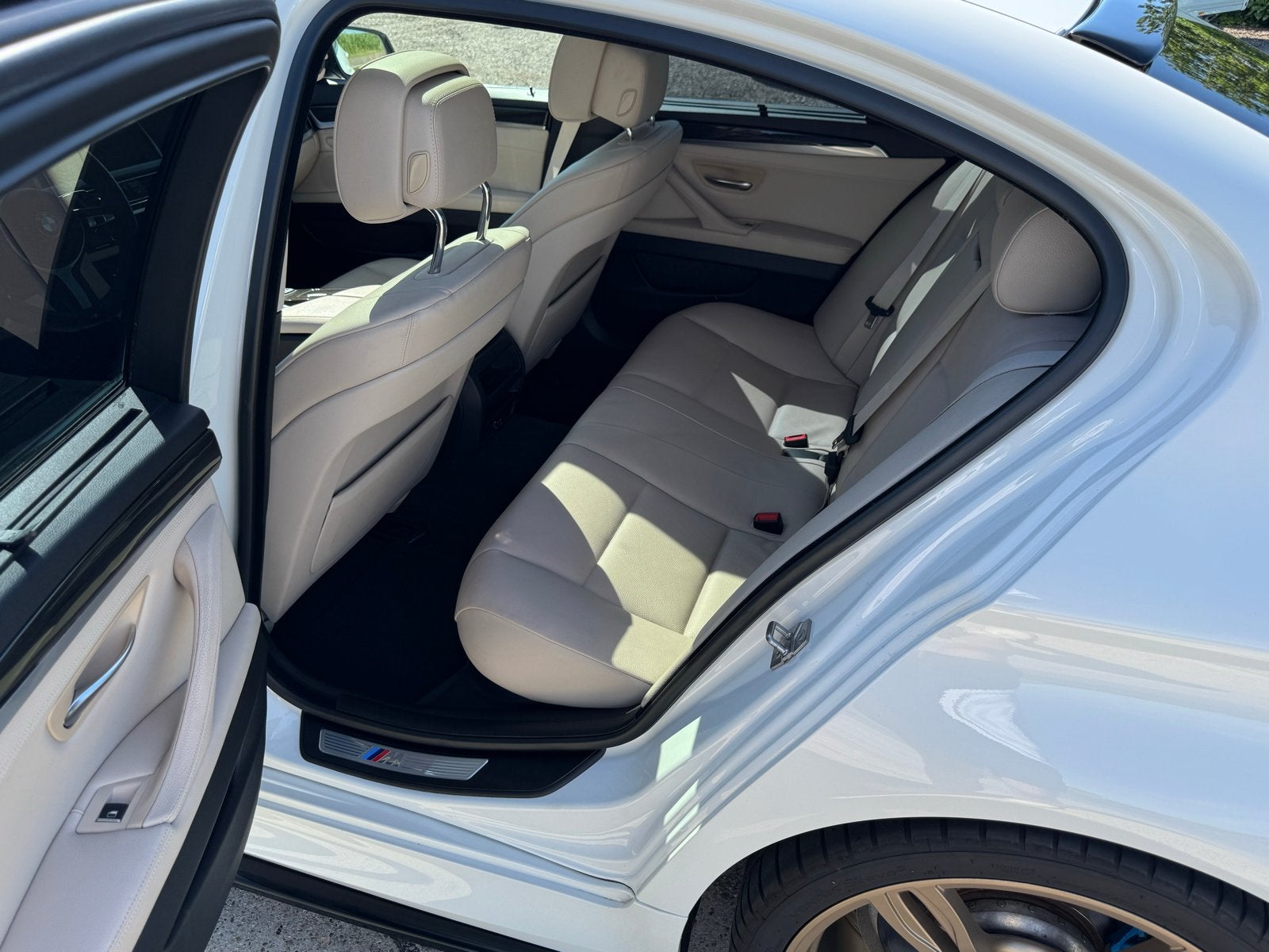 Foto 12 van BMW 535i 390 pk