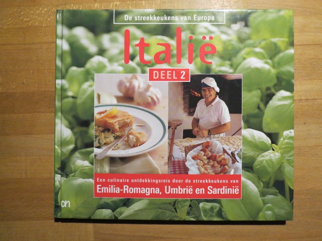 Kookboek met recepten en streekbeschrijvingen Italië, Ophalen of Verzenden, Zo goed als nieuw, Italië