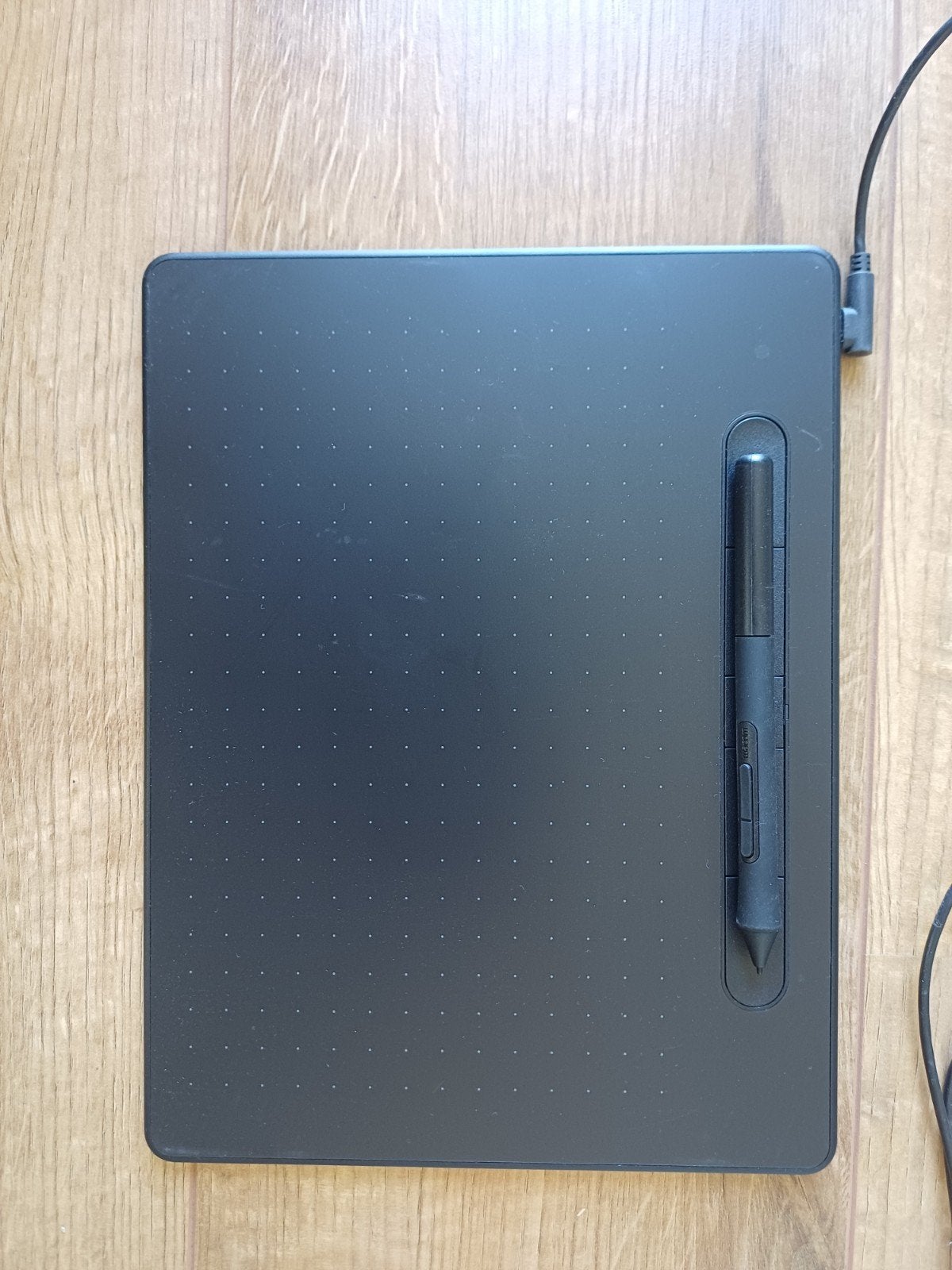 Wacom Intuos M Tekentablet zwart met Pen, Computers en Software, Tekentablets, Zo goed als nieuw, Bedraad, Ophalen of Verzenden