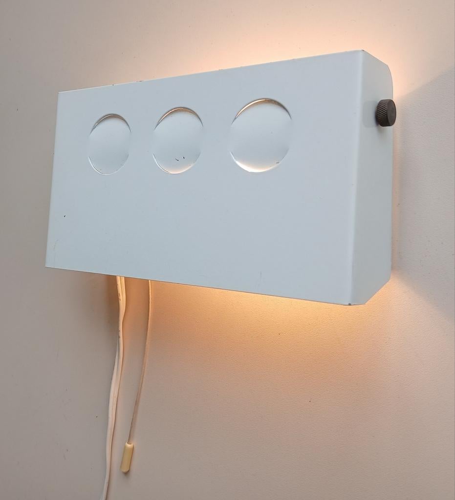 Vintage bedlampje, wit, Hamalux, Deens design, 1970, Huis en Inrichting, Lampen | Wandlampen, Ophalen of Verzenden, Gebruikt, Metaal