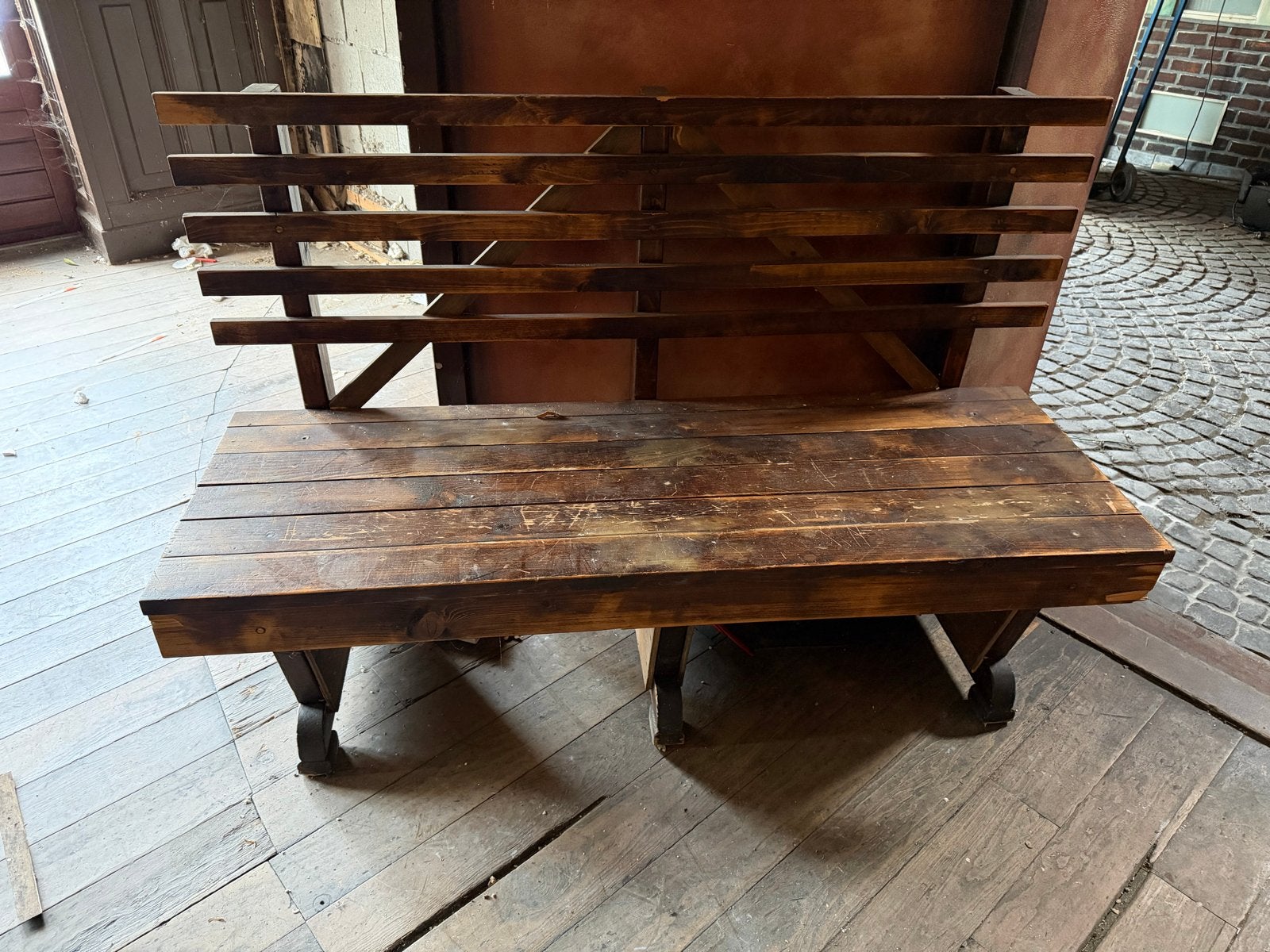 Rustieke houten bank met rugleuning, Antiek en Kunst, Ophalen of Verzenden
