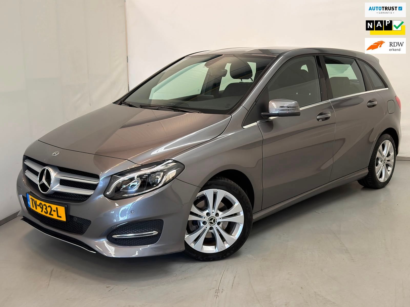 Mercedes-Benz B-klasse 180 Ambition / NL-auto / 2e eig / Aut, Auto's, Mercedes-Benz, 1325 kg, Gebruikt, Euro 6, 4 cilinders