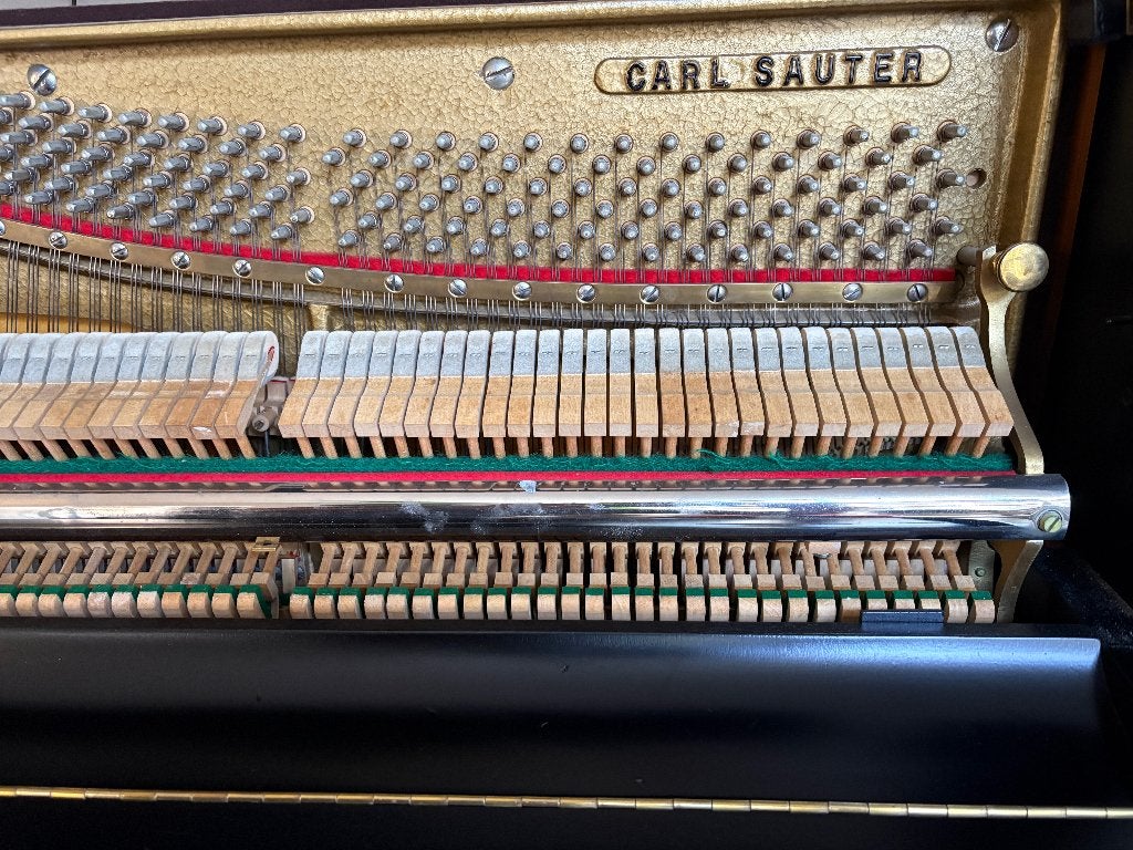 Foto 4 van Sauter piano, inclusief pianobank en lamp