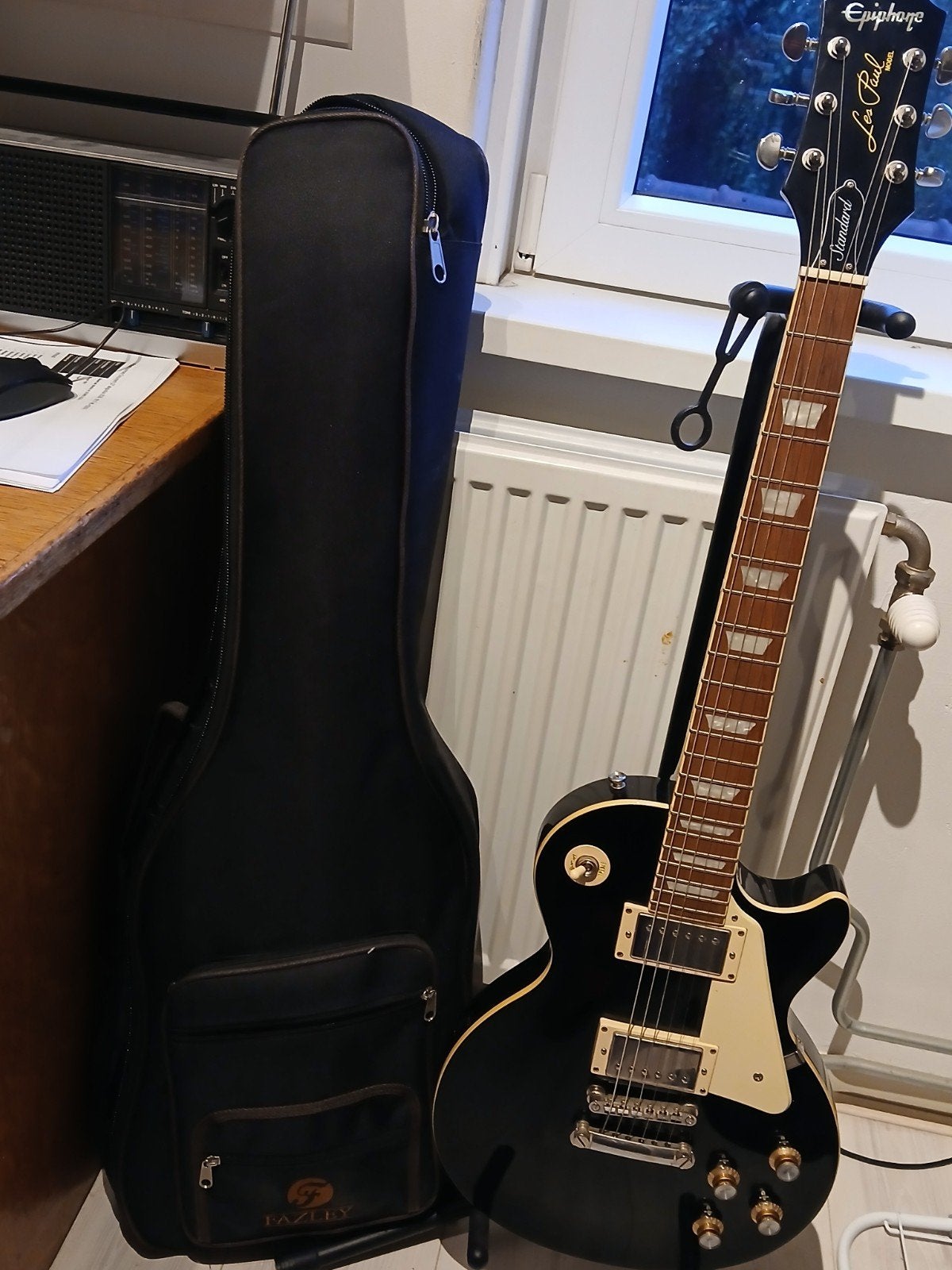 Epiphone Les Paul Standard elektrische gitaar met standaard, Muziek en Instrumenten, Ophalen of Verzenden, Zo goed als nieuw, Solid body