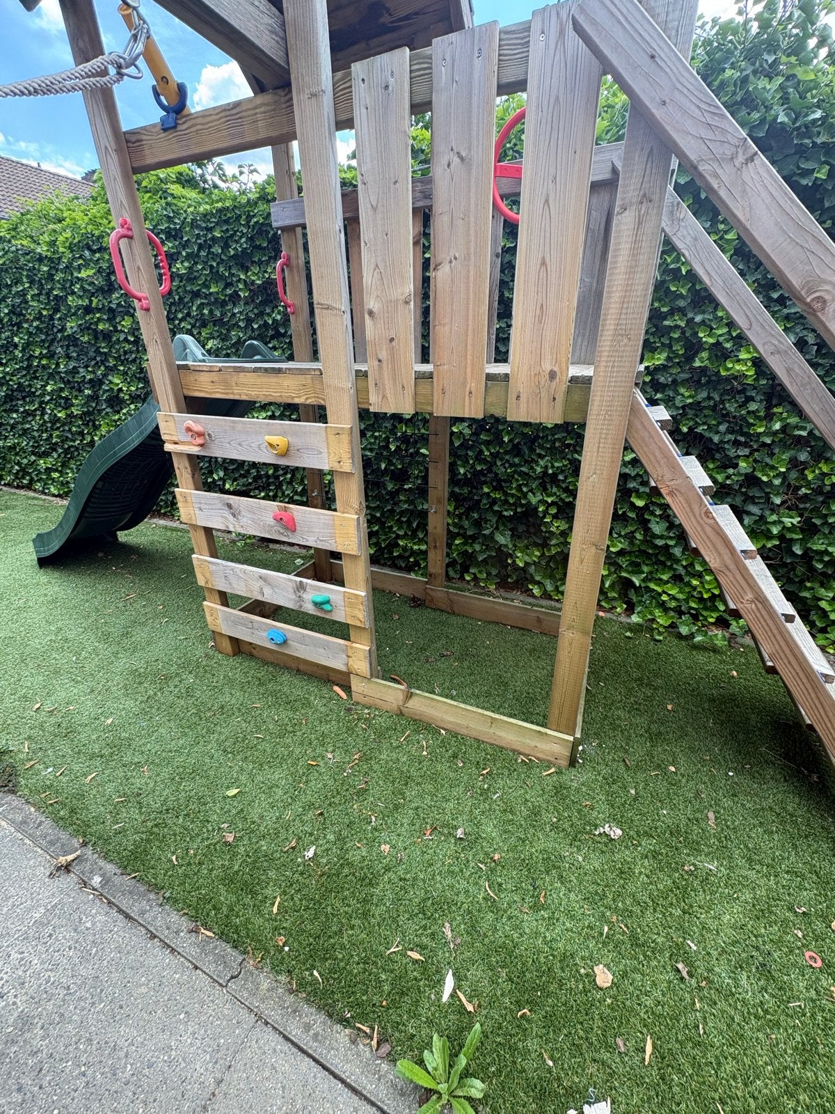 Houten speeltoestel met glijbaan en klimwand, Kinderen en Baby's, Speelgoed | Buiten | Speeltoestellen, Ophalen, Gebruikt, Glijbaan