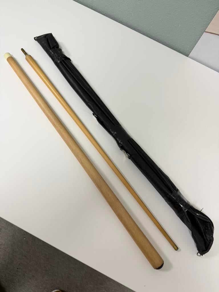 Vintage houten hout biljart keu 2delig + leren tas biljarkeu, Sport en Fitness, Biljarten en Poolen, Keu of Ballen, Ophalen of Verzenden