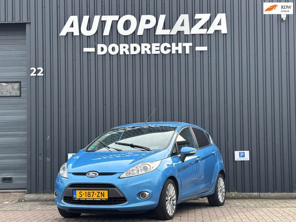 Ford Fiesta 1.6 Ghia AIRCO|LEDER, Voorwielaandrijving, 1596 cc, Zwart, Blauw