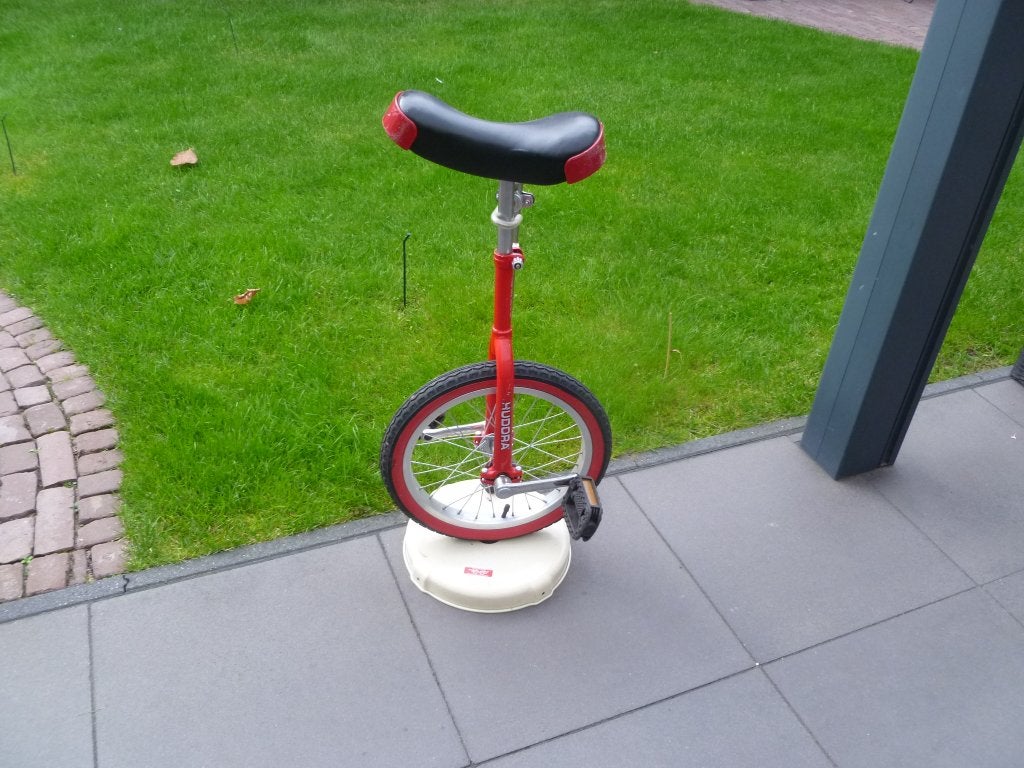 Hudora Eenwieler 16 inch met standaard, Ophalen, Gebruikt
