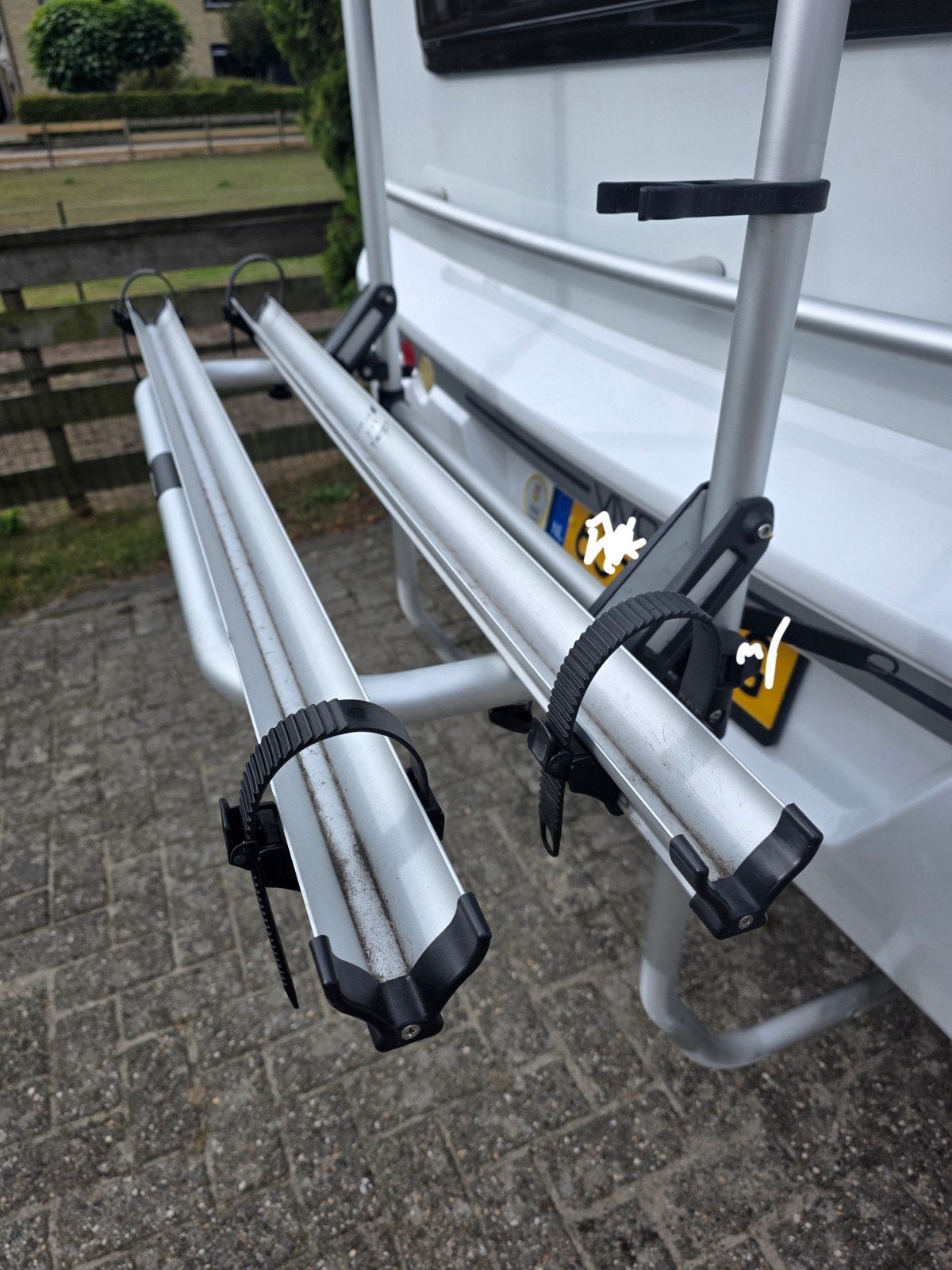 Thule fietsendrager bevestigingsmateriaal voor caravan, Ophalen, 2 fietsen, Gebruikt