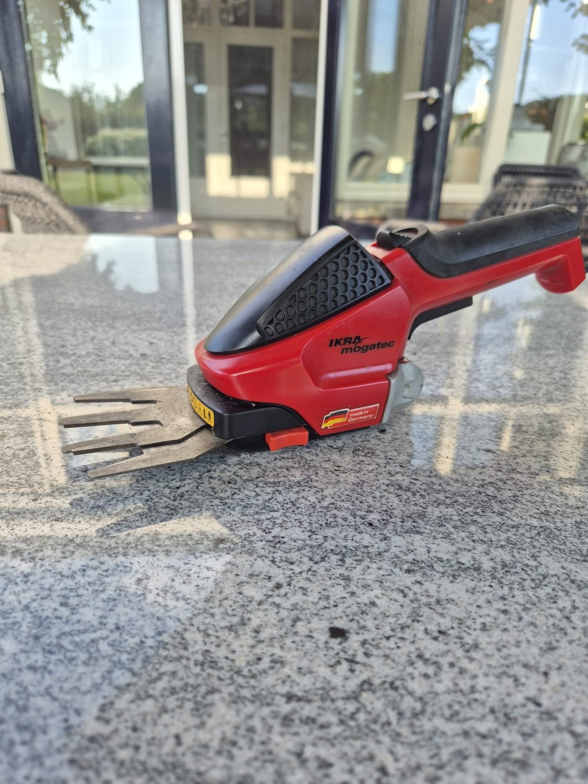 Grastrimmer Duits fabrikaat met adapter en steel, Ophalen, Gebruikt, Elektrisch