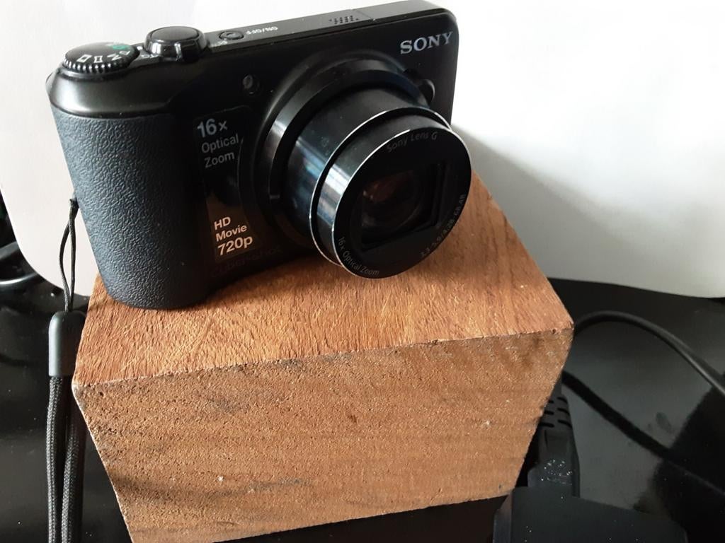 Sony 16 x optical zoom  HD MOVIE 720 P  SONY LENS cybershot, Ophalen of Verzenden, Sony, 8 keer of meer