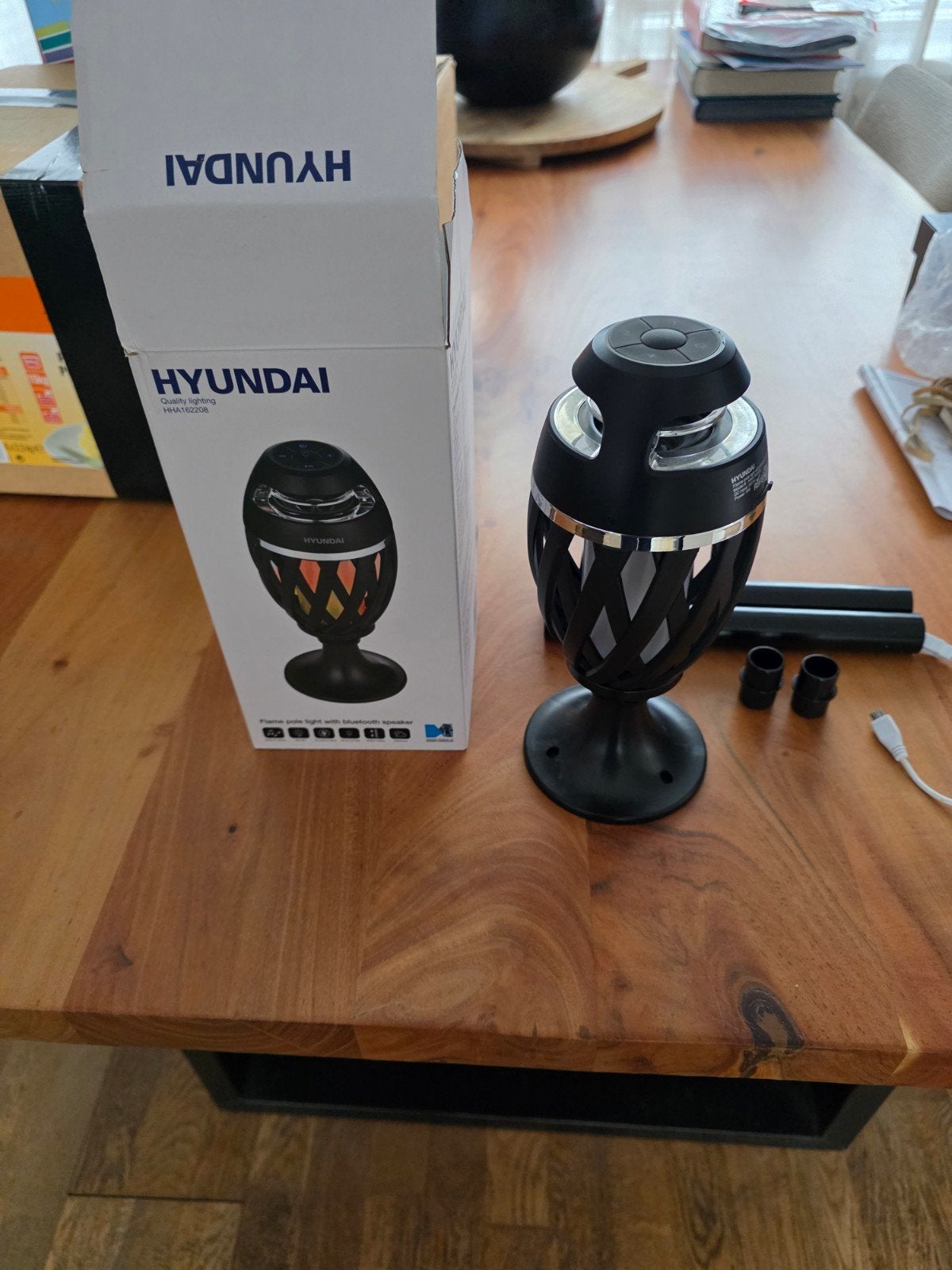Hyundai Flame Pole Light met Bluetooth Speaker HHA162208, Bluetooth, Ophalen of Verzenden, Zo goed als nieuw, Draagbare speaker