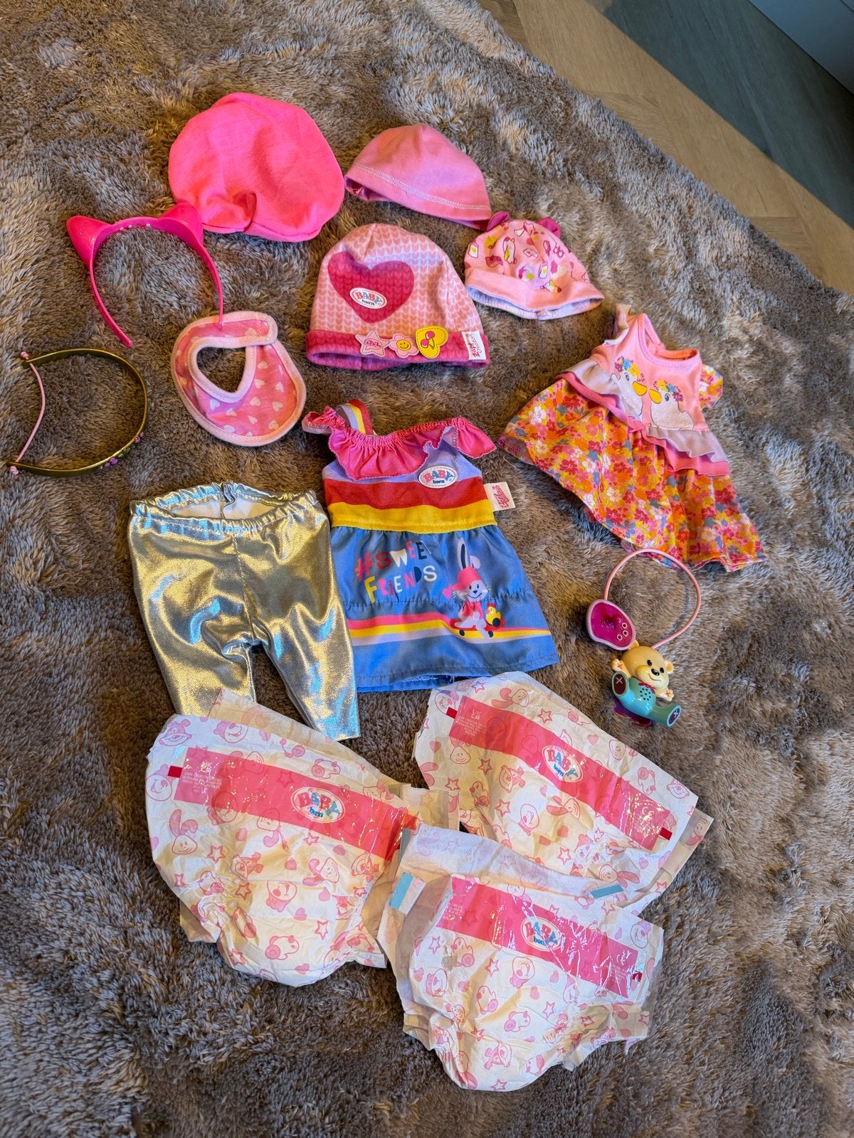 Baby Born pakket: kleding, speen, haarbandjes, mutsjes, luie, Babyborn, Ophalen of Verzenden, Zo goed als nieuw, Babyborn