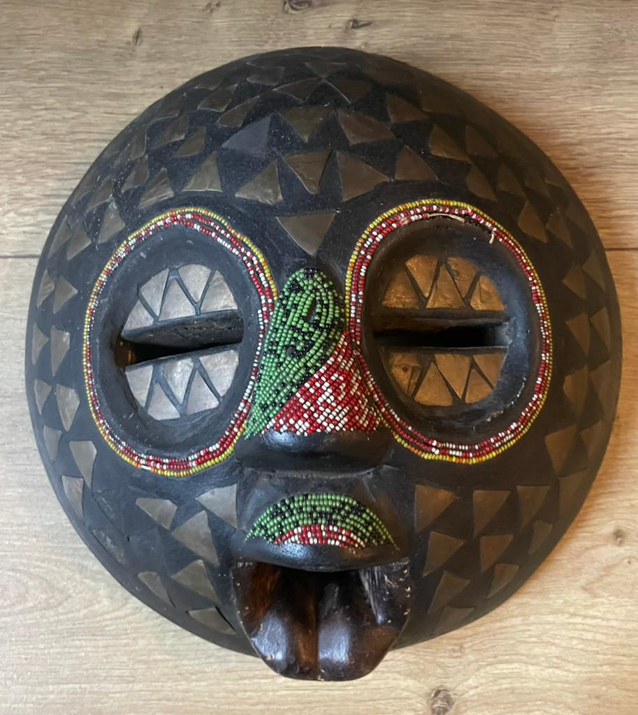 Prachtig afrikaans masker Ashanti Ghana koper en kraaltjes, Ophalen of Verzenden