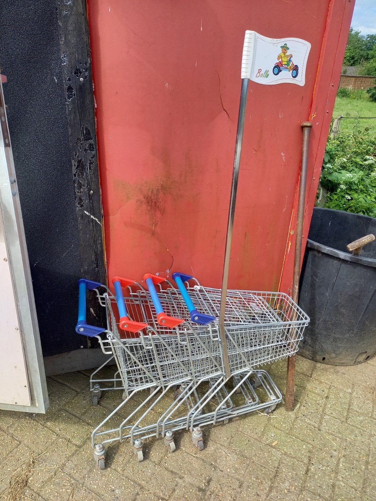 Kinder boodschappenwagentjes, Ophalen
