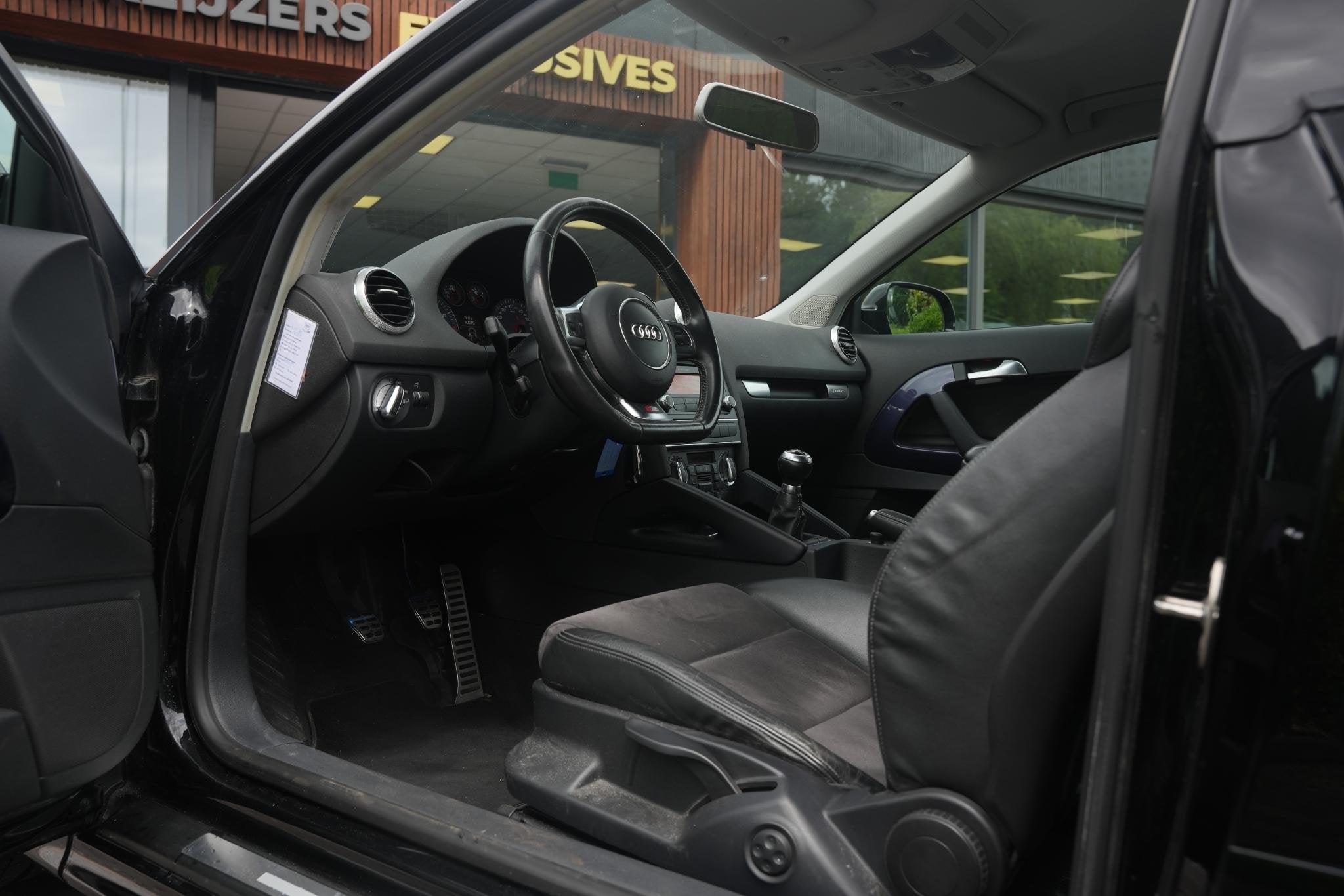 Audi A3 2.0 TFSI S3 quattro Ambition Air Ride Alcantara/Leer, Automatische klimaatregeling, Euro 5, Gebruikt, 4 cilinders