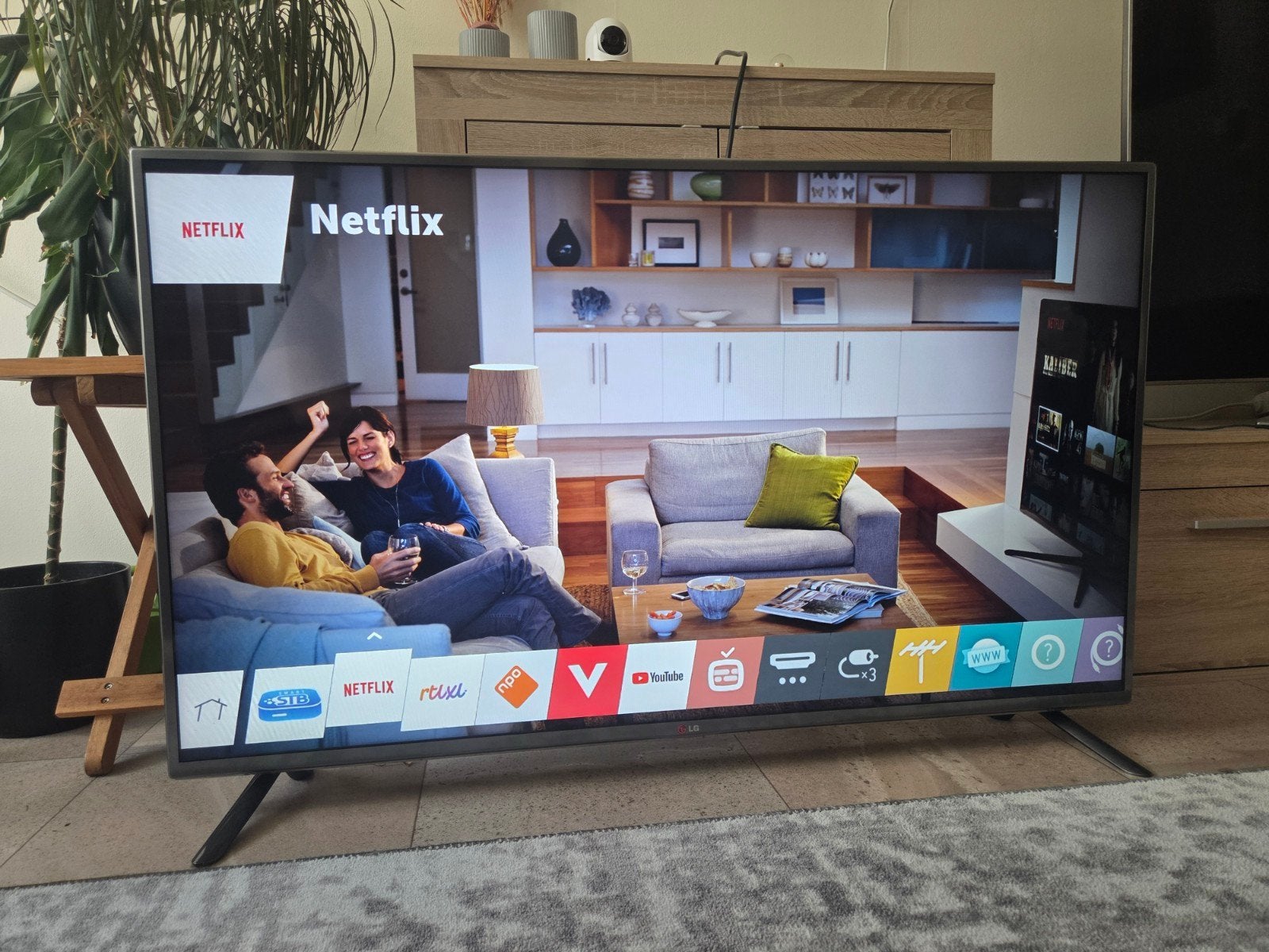 LG Smart TV 47 inch HD - Topconditie met afstandsbediening, 50 Hz, HD Ready (720p), Ophalen of Verzenden, Zo goed als nieuw