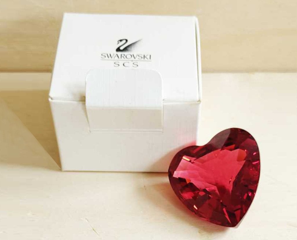 Swarovski Rood Hart – Origineel – Met Doos - echtheids logo, Verzamelen, Swarovski, Ophalen of Verzenden, Zo goed als nieuw, Figuurtje