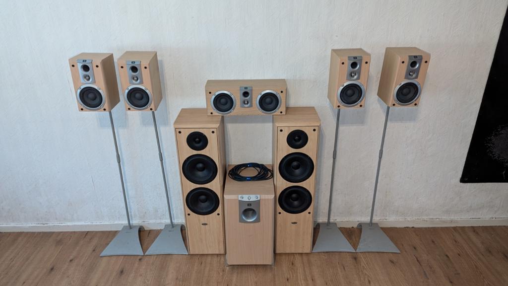 JBL home cinema speaker set met subwoofer, Gebruikt, JVC, 70 watt of meer, Ophalen of Verzenden
