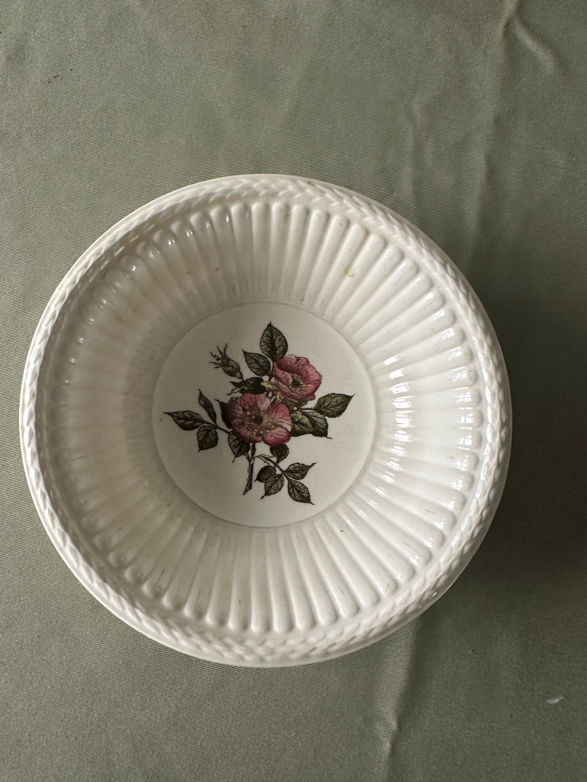 WEDGWOOD Briar rose schaaltje papschaaltje, Antiek en Kunst, Ophalen