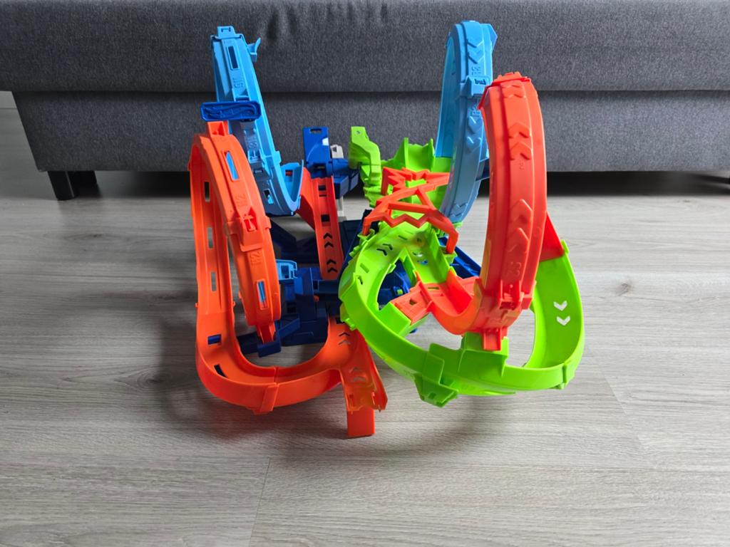 Hot Wheels Racebaan met Looping en Lanceerder, Kinderen en Baby's, Speelgoed | Racebanen, Ophalen, Racebaan, Zo goed als nieuw