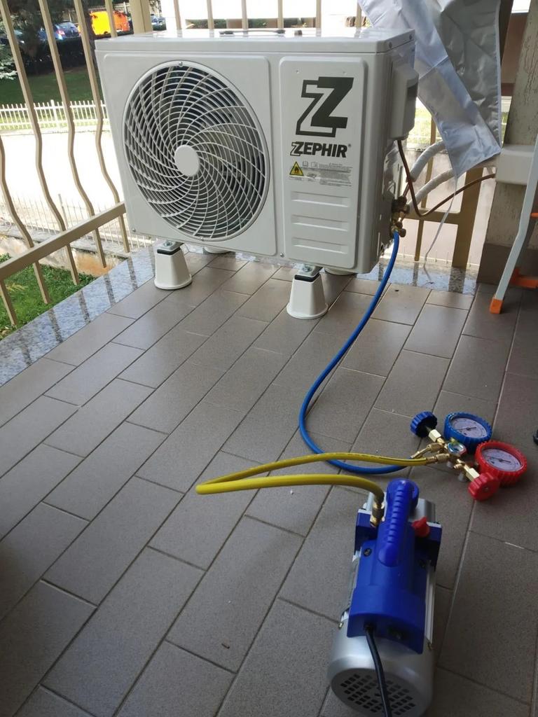 Aircopomp / vacuümpomp te huur voor het vacumeren van airco, Witgoed en Apparatuur, Airco's, Ophalen, Nieuw, 3 snelheden of meer