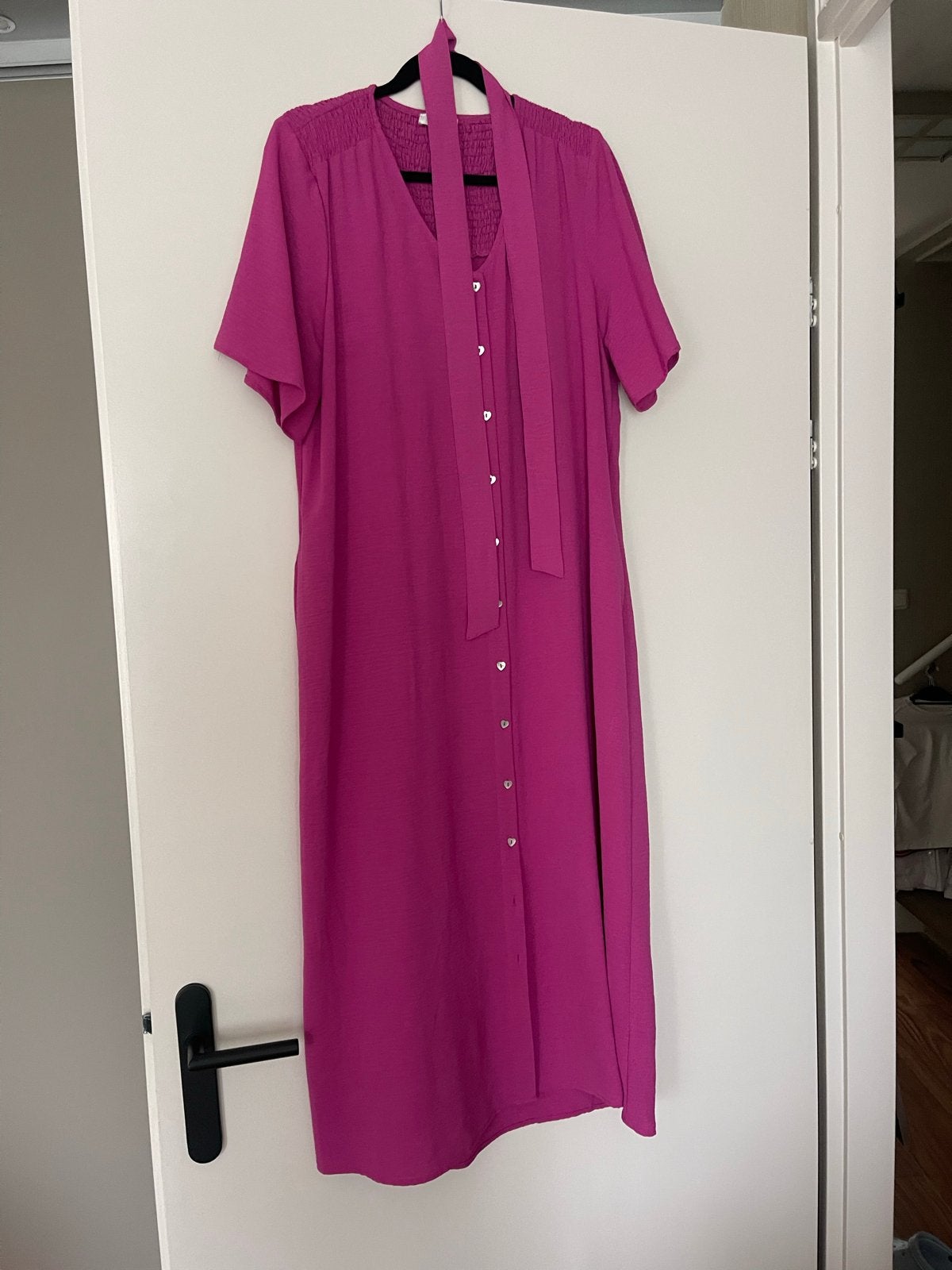 Anna fuchsia midi jurk met hartjesknopen, maat XXL, Kleding | Dames, Maat 46/48 (XL) of groter, Ophalen of Verzenden, Zo goed als nieuw