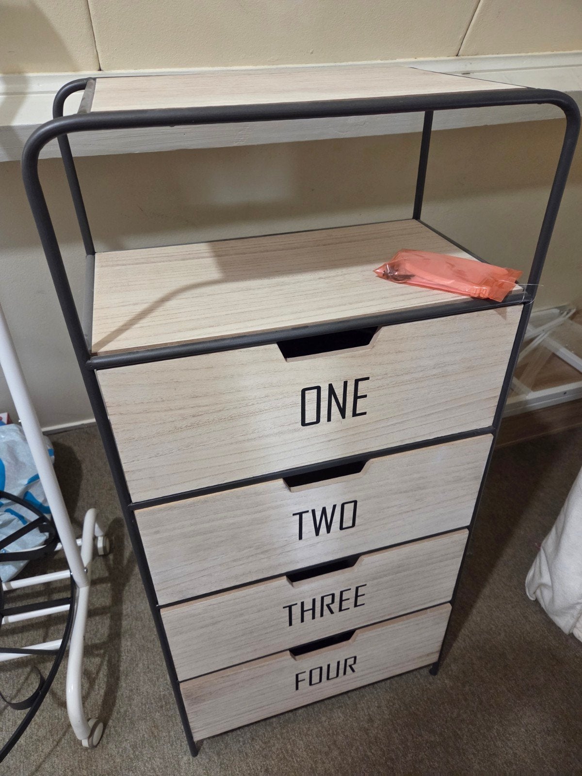 kast, Ophalen, Met plank(en), Gebruikt, 100 tot 150 cm