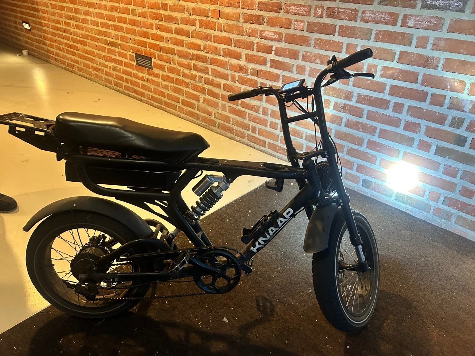 Knaap Fatbike met lader (accu moeilijk uitneembaar), Fietsen en Brommers, Elektrische fietsen, Ophalen