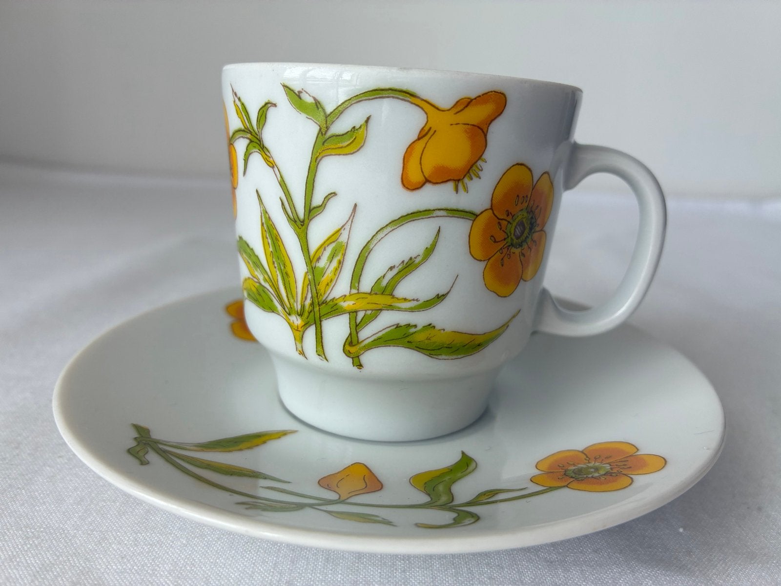 Vintage Bohemia Made in Czechoslovakia kop en schotel, Antiek en Kunst, Ophalen of Verzenden
