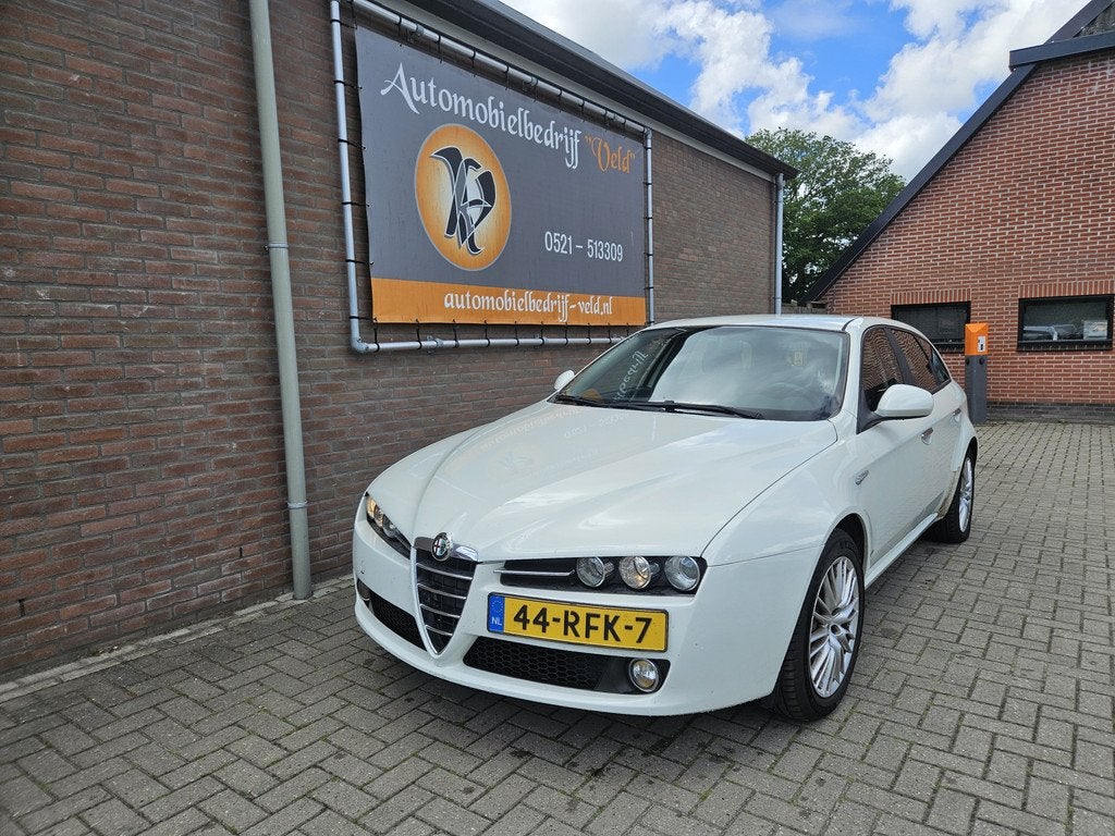 Alfa Romeo 159 Sportwagon 1.8 mpi (bj 2011), Gebruikt, Zwart, 4 cilinders, 1796 cc