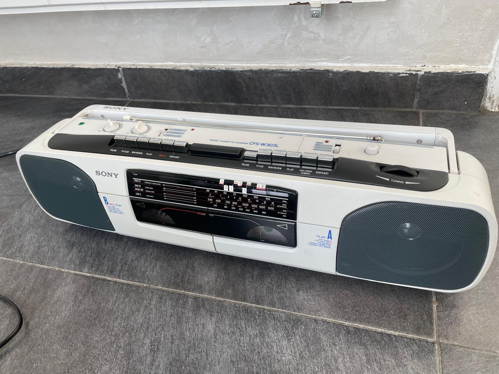 In goede staat nSony radio cassette recorder CFS. W303L, Ophalen, Zo goed als nieuw