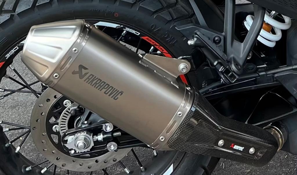 Akrapovic uitlaat voor KTM 250-390 Adventure/Duke, Ophalen of Verzenden, Gebruikt