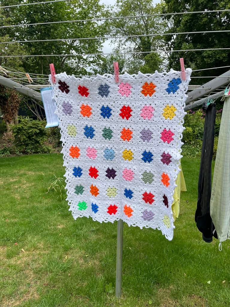 Nieuw Gehaakte deken granny rood/roze/oranje - 80x80 cm, Verzenden, Nieuw